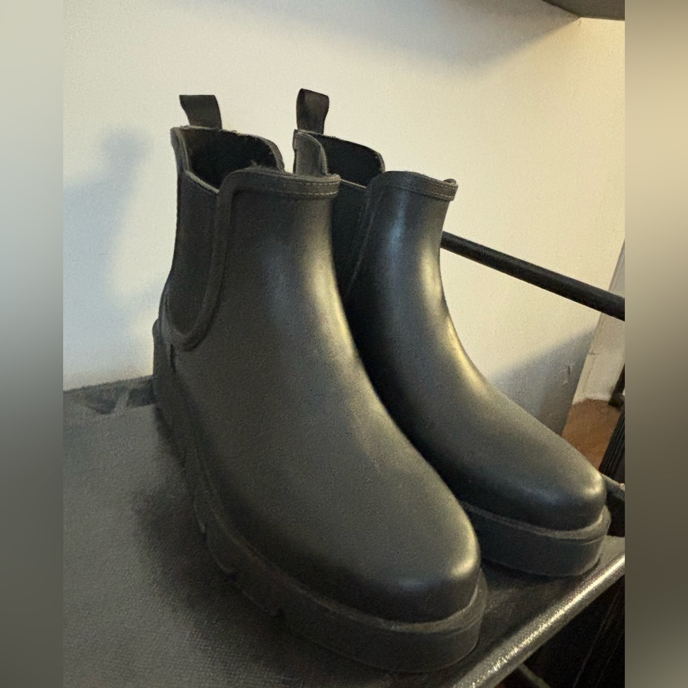 Black boots